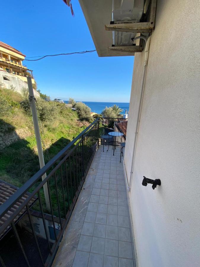 גיארדיני נאקסוס Nick & Santo'S Holiday Homes B&B מראה חיצוני תמונה